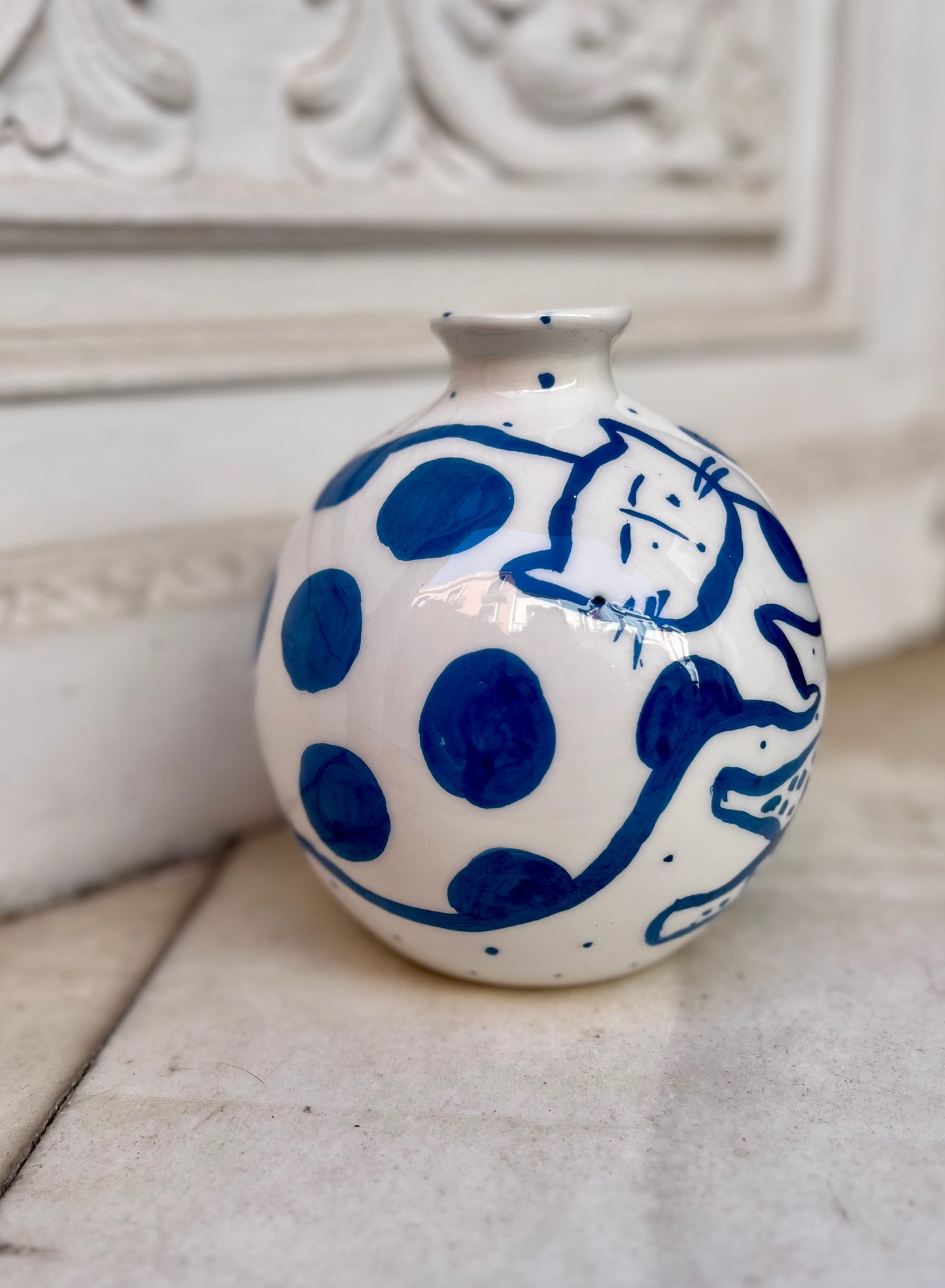 Jarrón esfera gatos azul