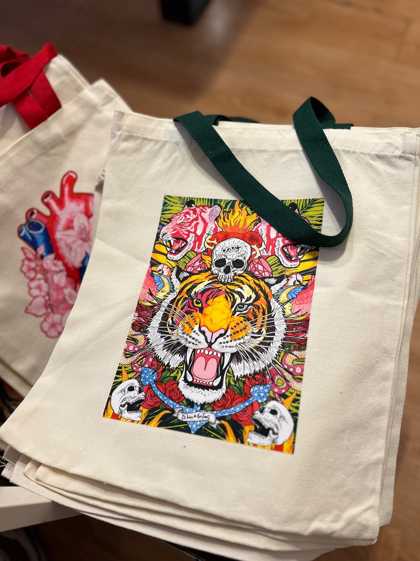 Tote Tigre Éxtasis