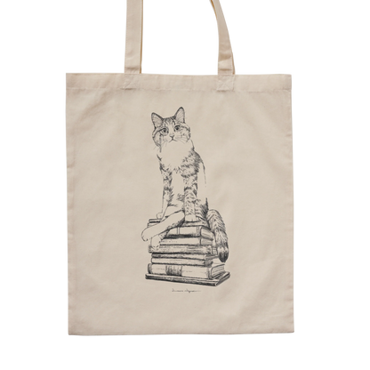 Cat on books x Laura Agustí